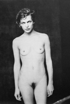 Обнажённая Милла Йовович для Paolo Roversi Secrets, 2002