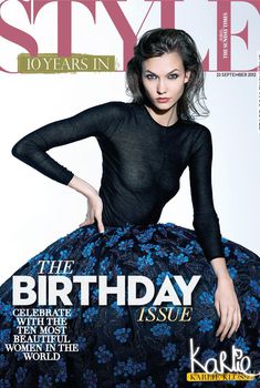 Карли Клосс зсветила грудь в журнале Sunday Times Style, 2012