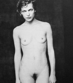 Обнажённая Милла Йовович для Paolo Roversi Secrets, 2002