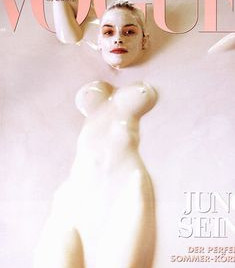 Джейми Кинг разделась для журнала Vogue, Март 1999